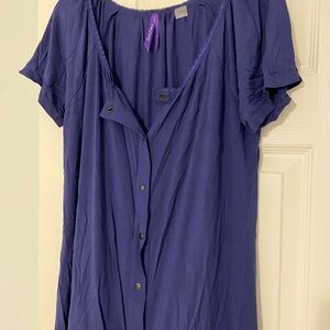 Women's Blue/Purple snap button down Maternity gown. Size Small.